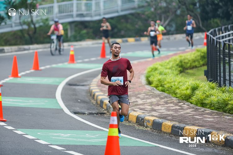 Race photo from Nu Skin Run 10K