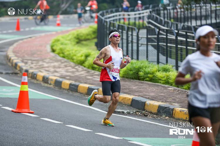 Race photo from Nu Skin Run 10K