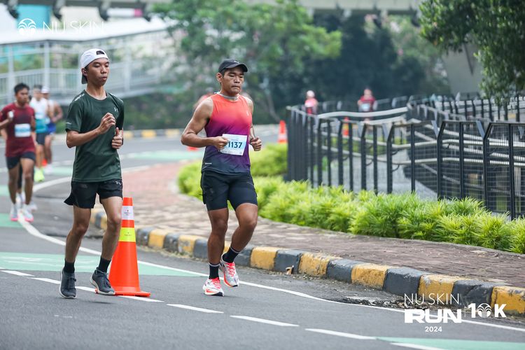 Race photo from Nu Skin Run 10K