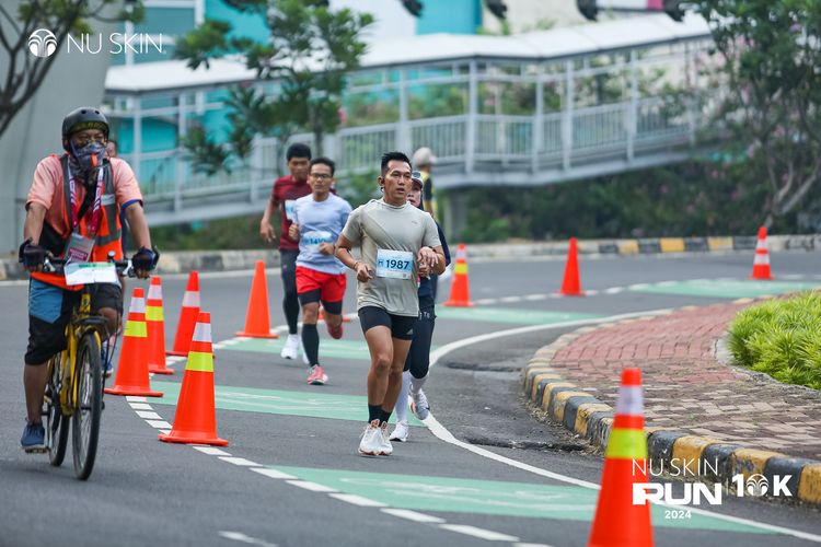 Race photo from Nu Skin Run 10K