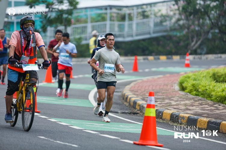 Race photo from Nu Skin Run 10K