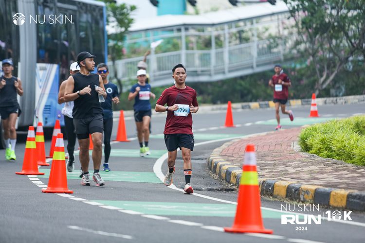 Race photo from Nu Skin Run 10K