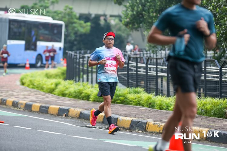 Race photo from Nu Skin Run 10K