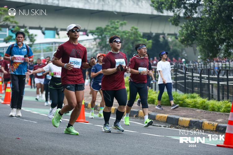 Race photo from Nu Skin Run 10K