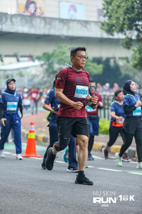 Race photo from Nu Skin Run 10K