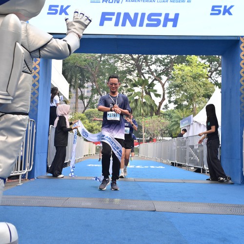 Race photo from KEMLU RUN 2026