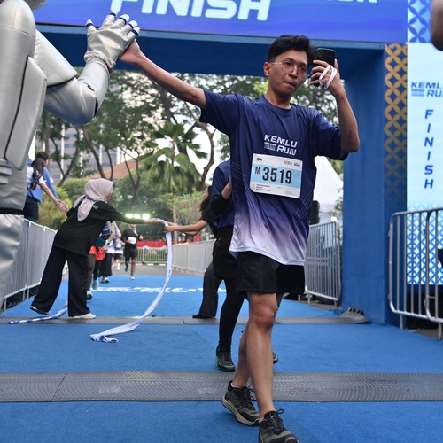 Race photo from KEMLU RUN 2026
