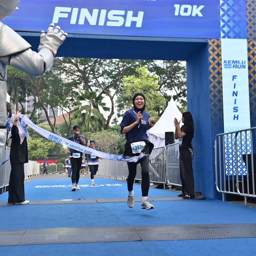 Race photo from KEMLU RUN 2026