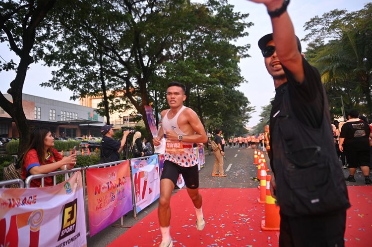 Race photo from NOTARACE 2025