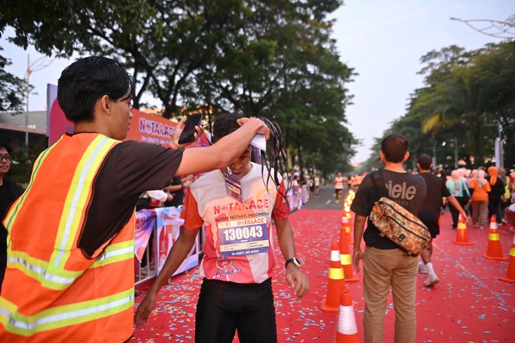 Race photo from NOTARACE 2025