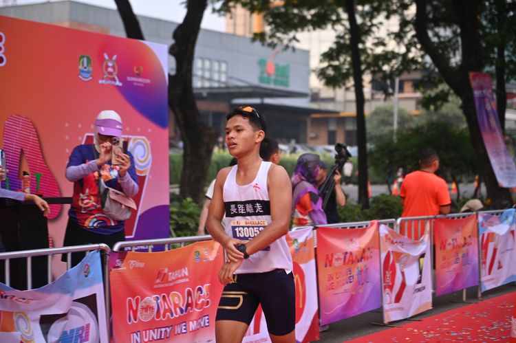 Race photo from NOTARACE 2025