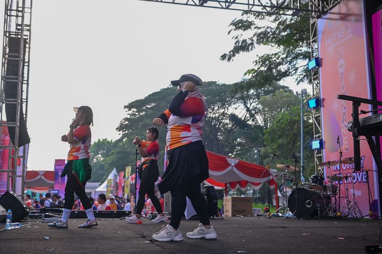 Race photo from NOTARACE 2025