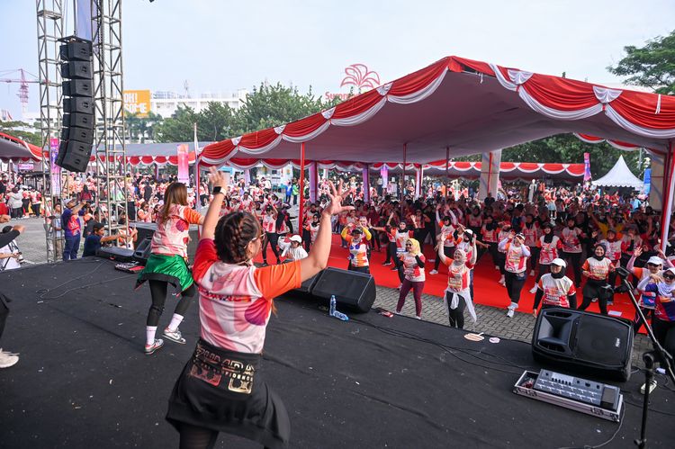 Race photo from NOTARACE 2025