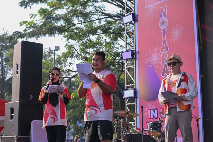 Race photo from NOTARACE 2025