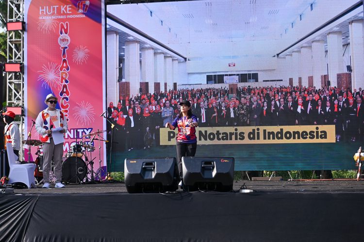 Race photo from NOTARACE 2025