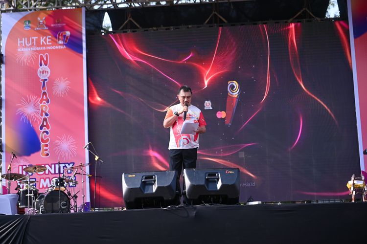Race photo from NOTARACE 2025