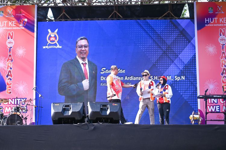 Race photo from NOTARACE 2025