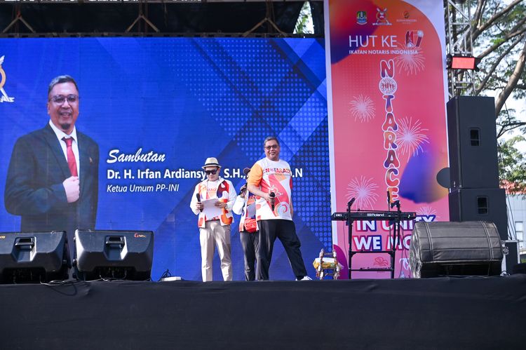 Race photo from NOTARACE 2025