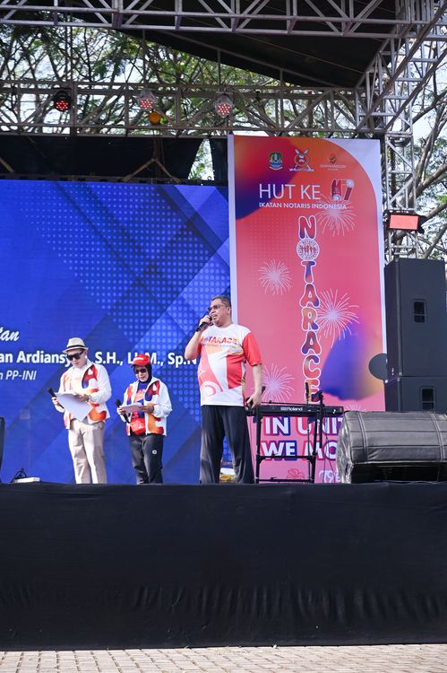 Race photo from NOTARACE 2025