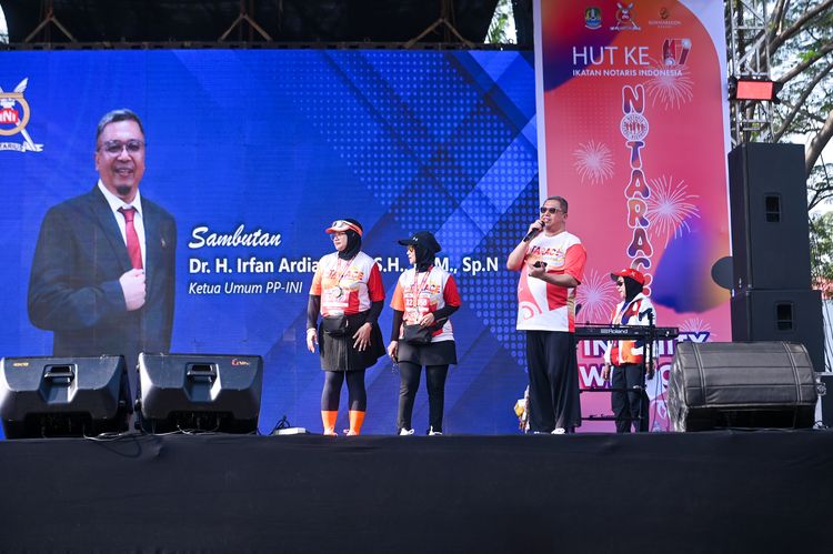 Race photo from NOTARACE 2025