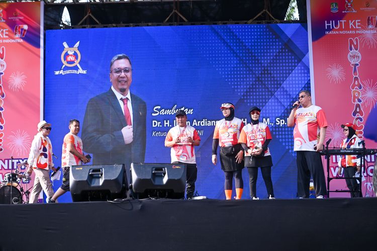 Race photo from NOTARACE 2025