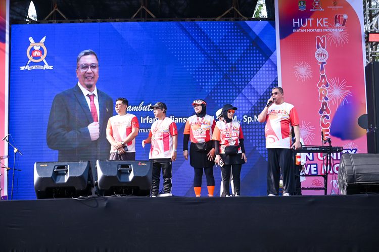 Race photo from NOTARACE 2025
