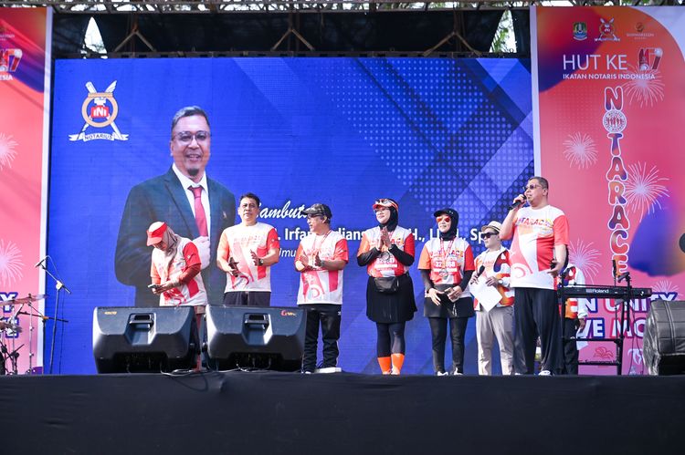 Race photo from NOTARACE 2025