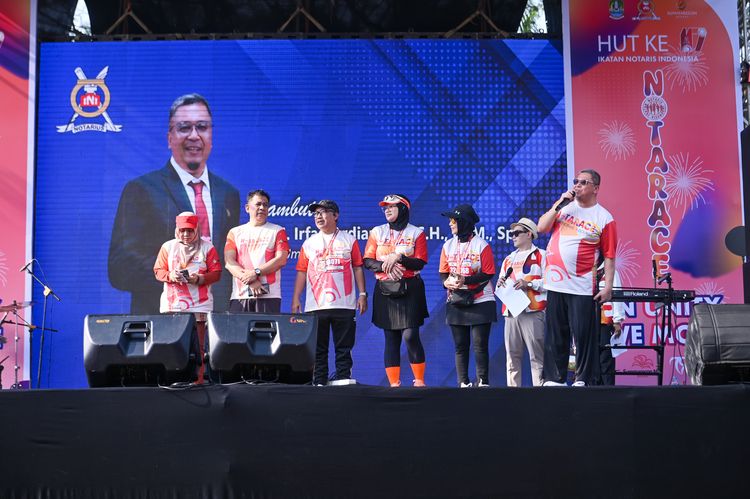 Race photo from NOTARACE 2025
