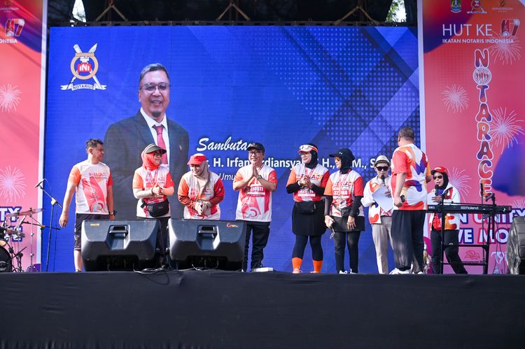 Race photo from NOTARACE 2025