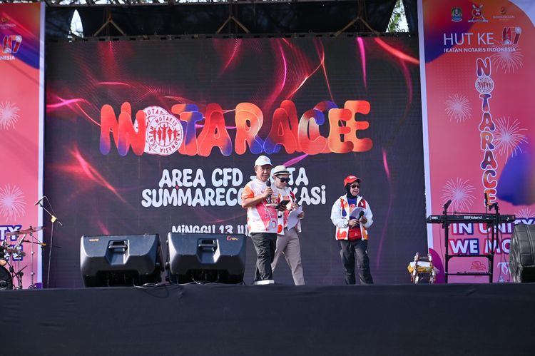 Race photo from NOTARACE 2025