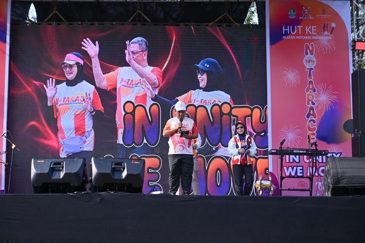 Race photo from NOTARACE 2025