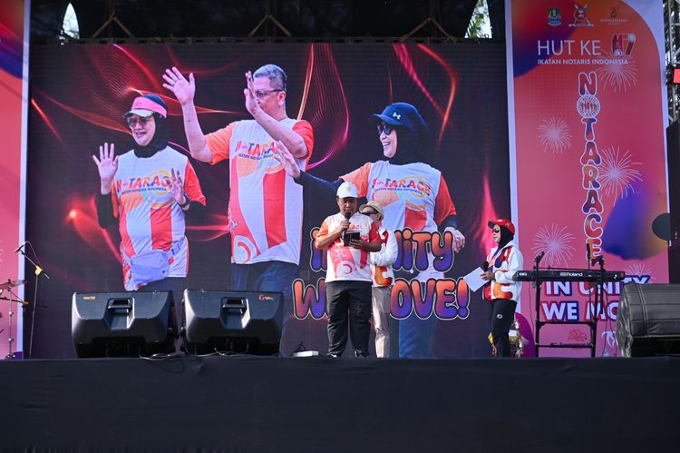 Race photo from NOTARACE 2025