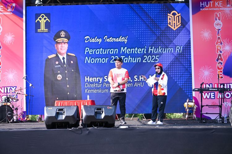 Race photo from NOTARACE 2025