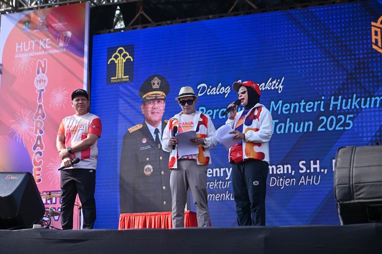 Race photo from NOTARACE 2025