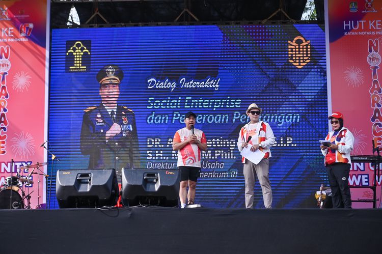 Race photo from NOTARACE 2025