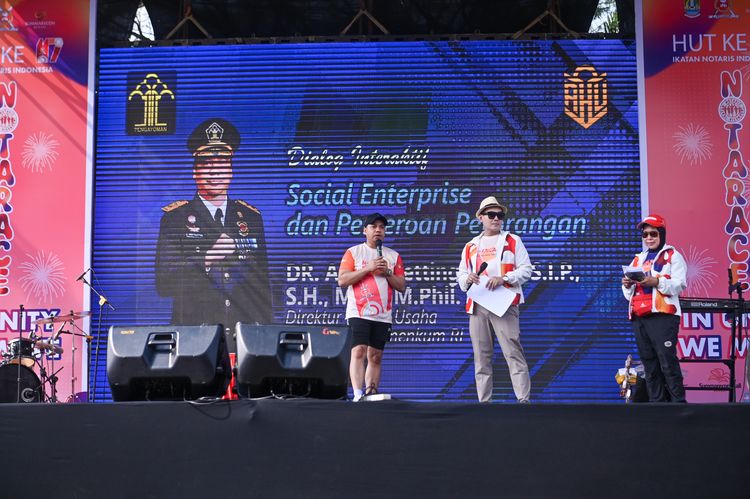 Race photo from NOTARACE 2025