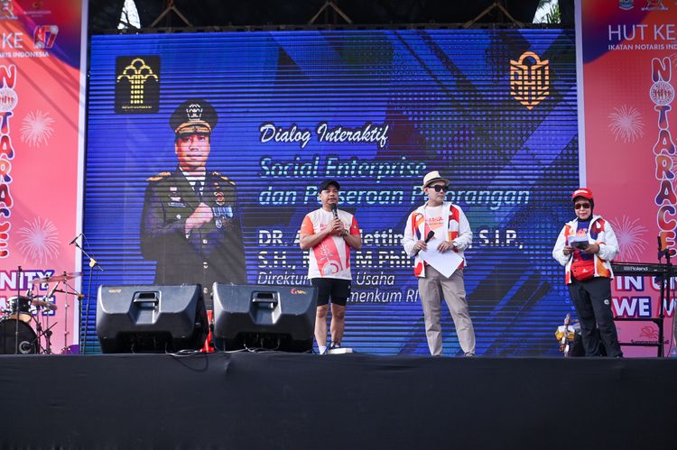 Race photo from NOTARACE 2025