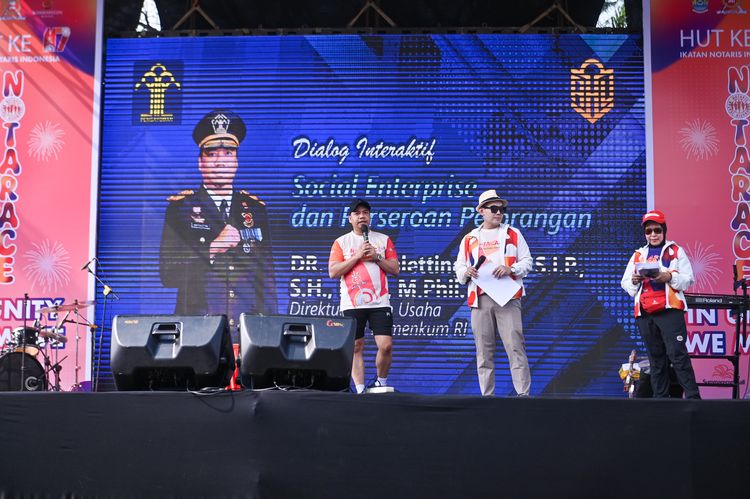 Race photo from NOTARACE 2025