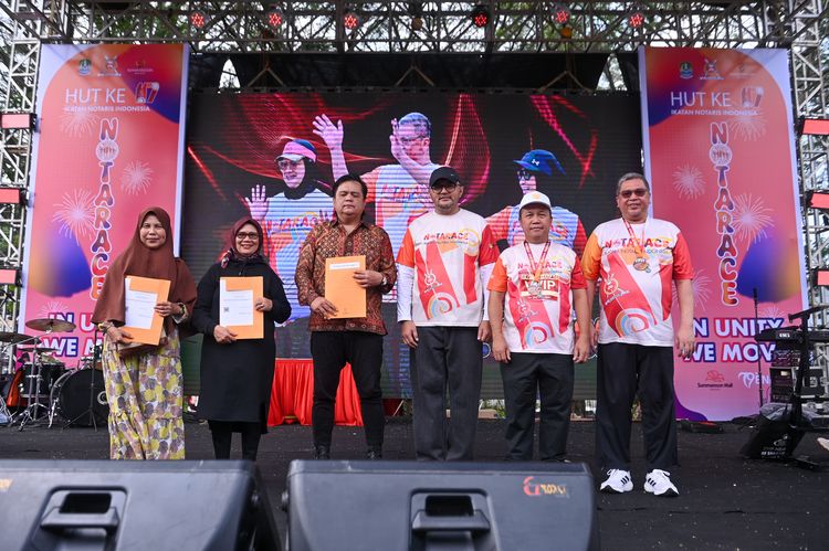 Race photo from NOTARACE 2025