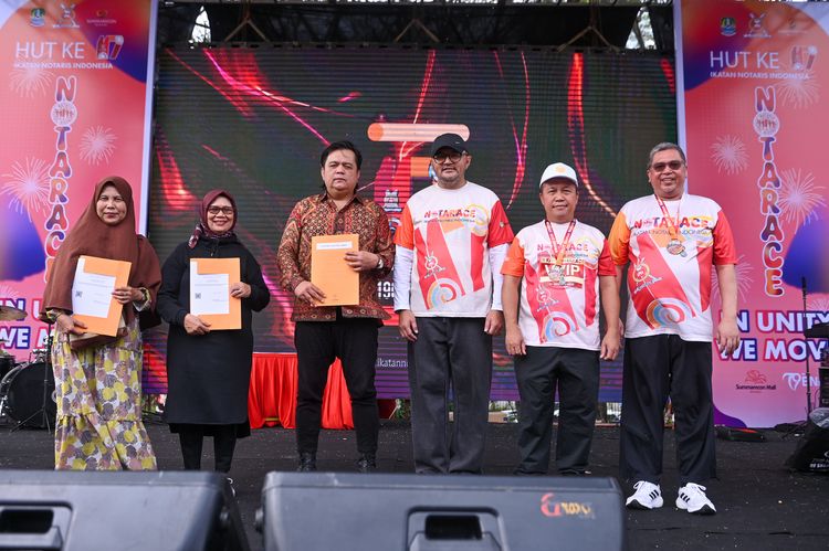 Race photo from NOTARACE 2025