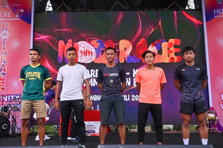 Race photo from NOTARACE 2025