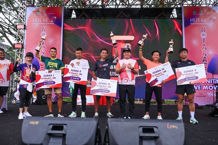Race photo from NOTARACE 2025