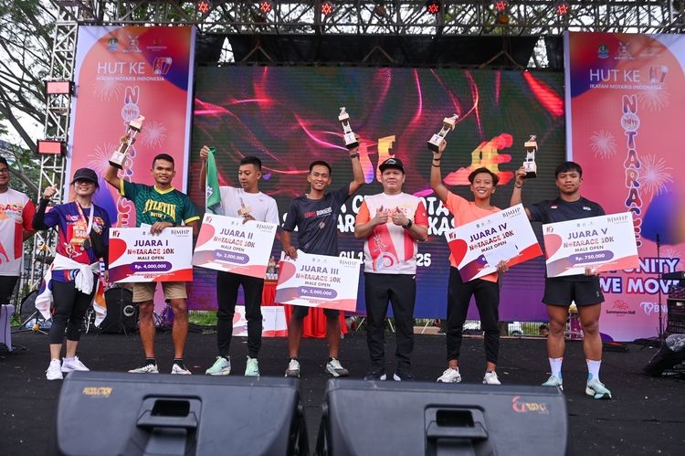 Race photo from NOTARACE 2025