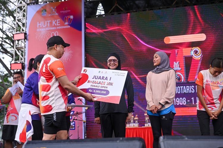 Race photo from NOTARACE 2025