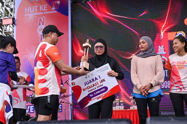 Race photo from NOTARACE 2025
