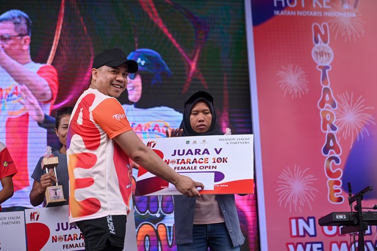 Race photo from NOTARACE 2025