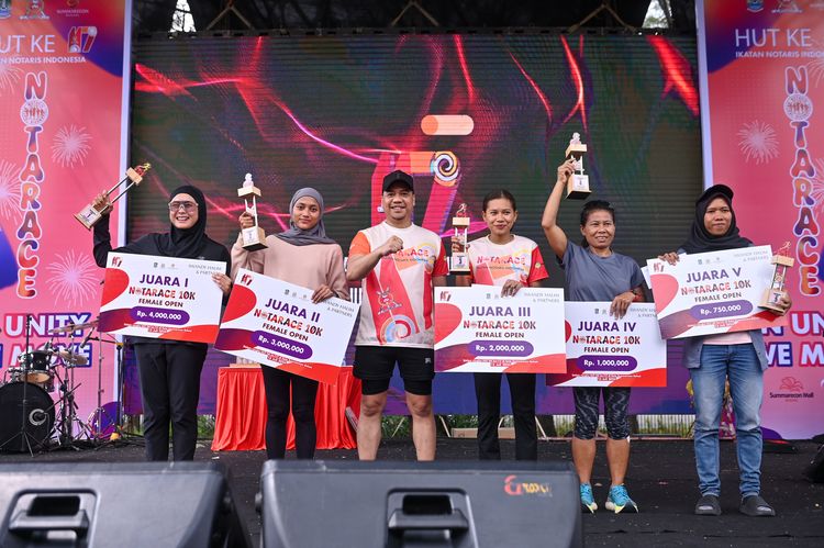 Race photo from NOTARACE 2025