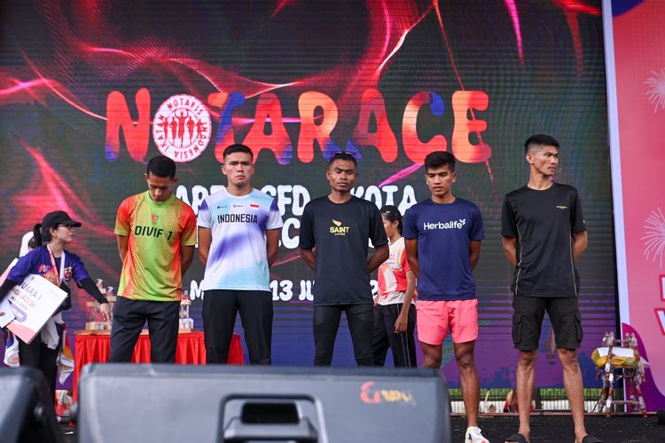 Race photo from NOTARACE 2025