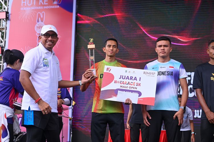 Race photo from NOTARACE 2025