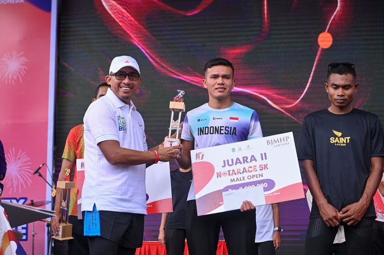 Race photo from NOTARACE 2025